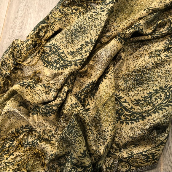 Authentic Turkish silk paisley Shaw - Picture 6 of 9